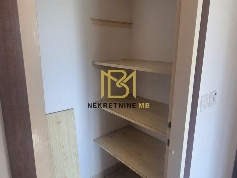 Prodajemo prazan i odmah useljiv stan na Žnjanu, površine 64m2