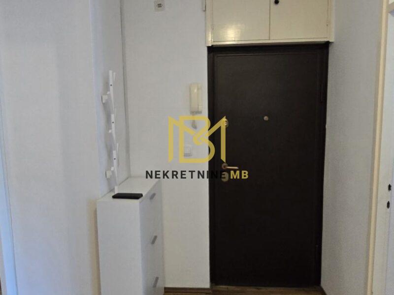 Iznajmljujemo jednosobni stan u Splitu, predio Bol, površine 65m2