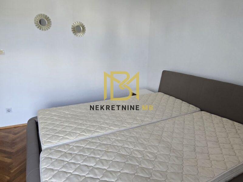 Iznajmljujemo jednosobni stan u Splitu, predio Bol, površine 65m2