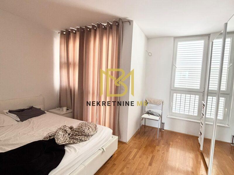 Prodajemo dvosoban namješten stan u Splitu, predio Trstenik, površine 79m2