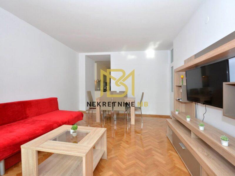 Prodajemo stan u Splitu podijeljen u dvije jedinice, predio Blatine, površine 79m2