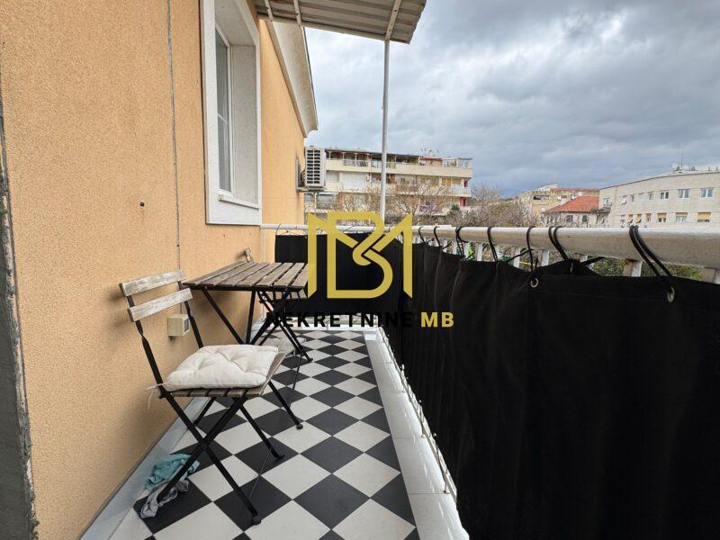 Trosoban stan s dnevnim boravkom, ekskluzivna lokacija, Bačvice, 102m2