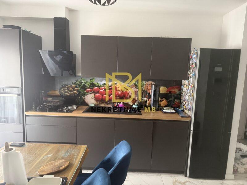 Prodajemo trosoban namješten stan u novogradnji, površine 88 m2
