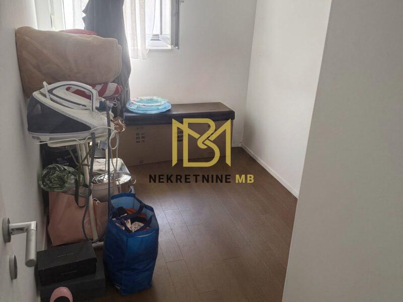 Prodajemo trosoban namješten stan u novogradnji, površine 88 m2