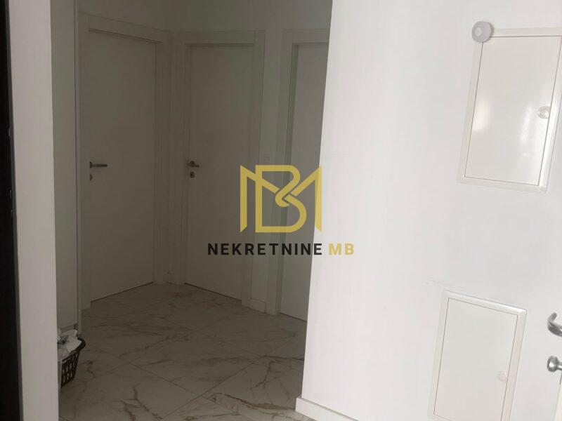 Prodajemo trosoban namješten stan u novogradnji, površine 88 m2