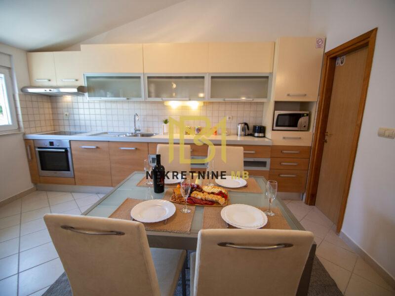 Ekskluzivno prodajemo u blizini hotela Le Meridian Lav 2-s stan 70m2, PM 13m2+sprema 6m2