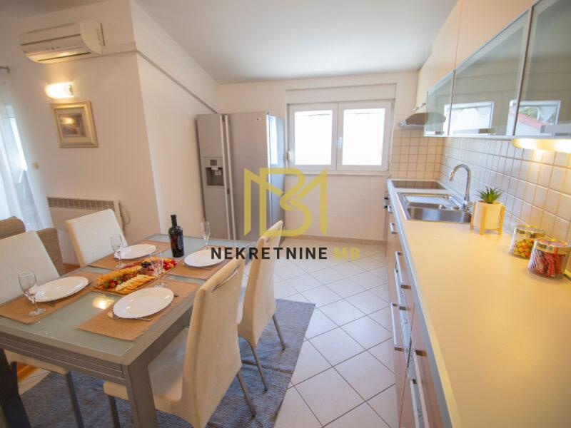 Ekskluzivno prodajemo u blizini hotela Le Meridian Lav 2-s stan 70m2, PM 13m2+sprema 6m2