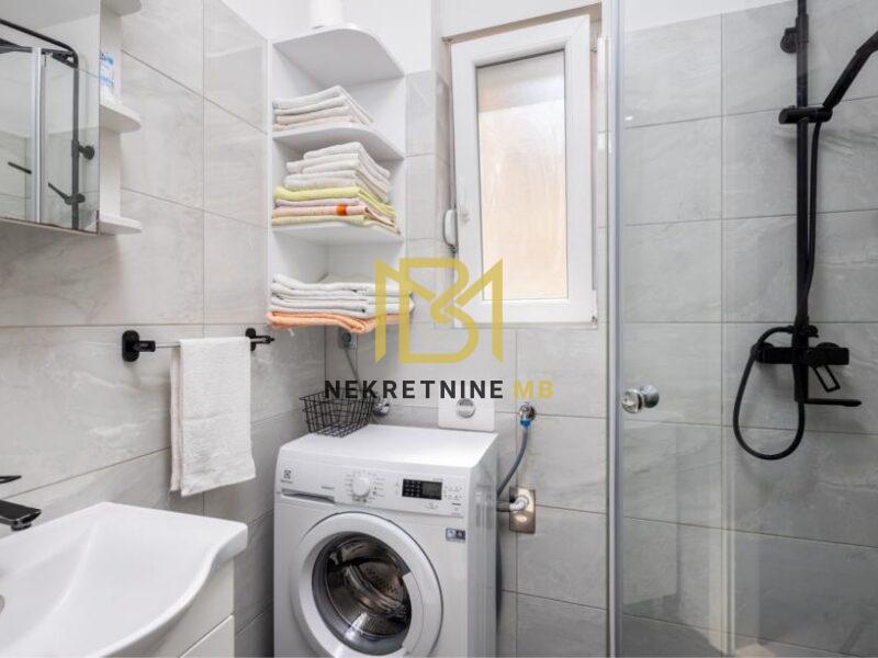 Iznajmljujemo potpuno namješten stan u Splitu, predio Manuš, površine 32m2