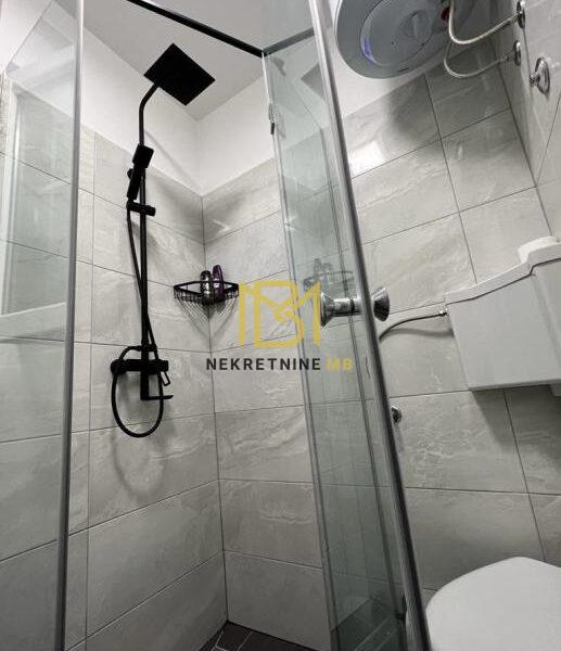 Iznajmljujemo potpuno namješten stan u Splitu, predio Manuš, površine 32m2